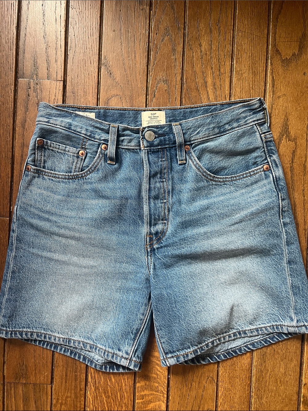 Levi's 501 Mid Thigh Shorts Size 27 New Without Tags